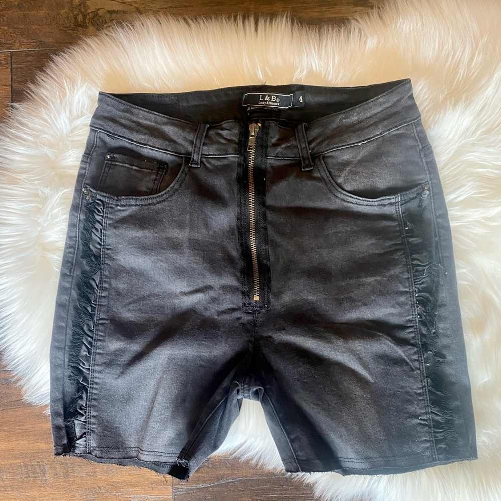 L&B Distressed Jean Shorts🌟